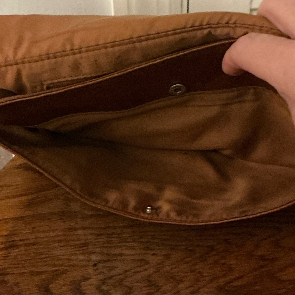 Relic Tan Crossbody Bag - Picture 4 of 6